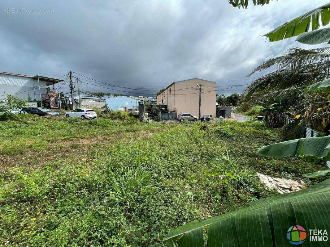 Terrain à SAINT-BENOIT