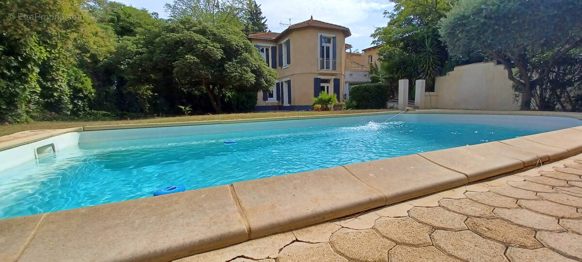 Maison à SAINT-GILLES