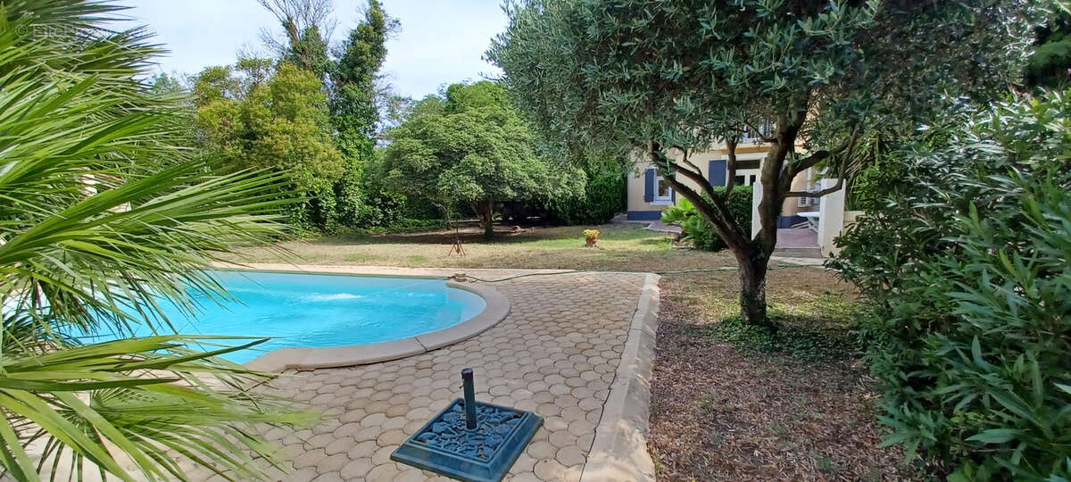 Maison à SAINT-GILLES