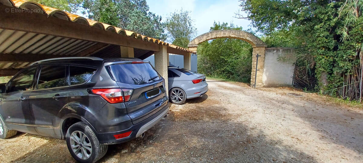 Maison à SAINT-GILLES