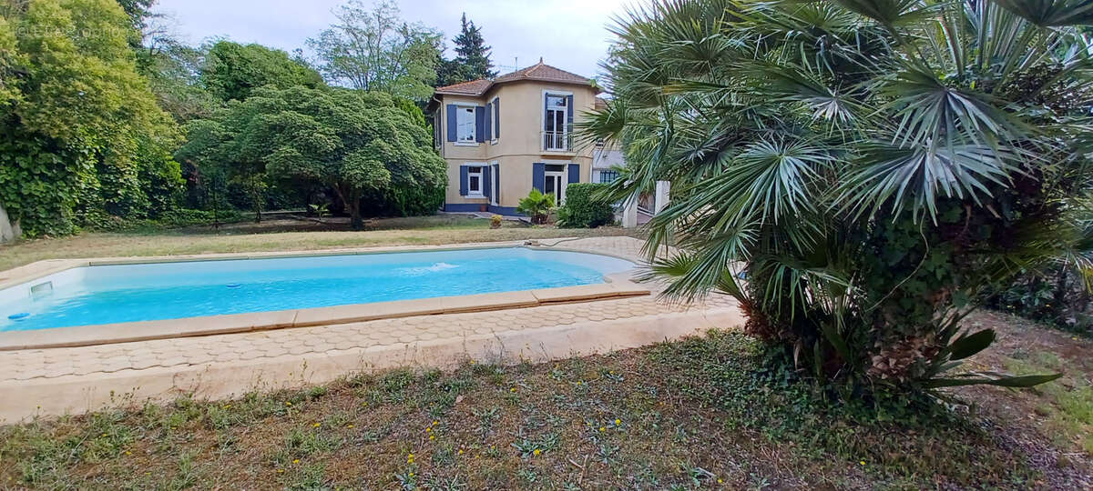 Maison à SAINT-GILLES