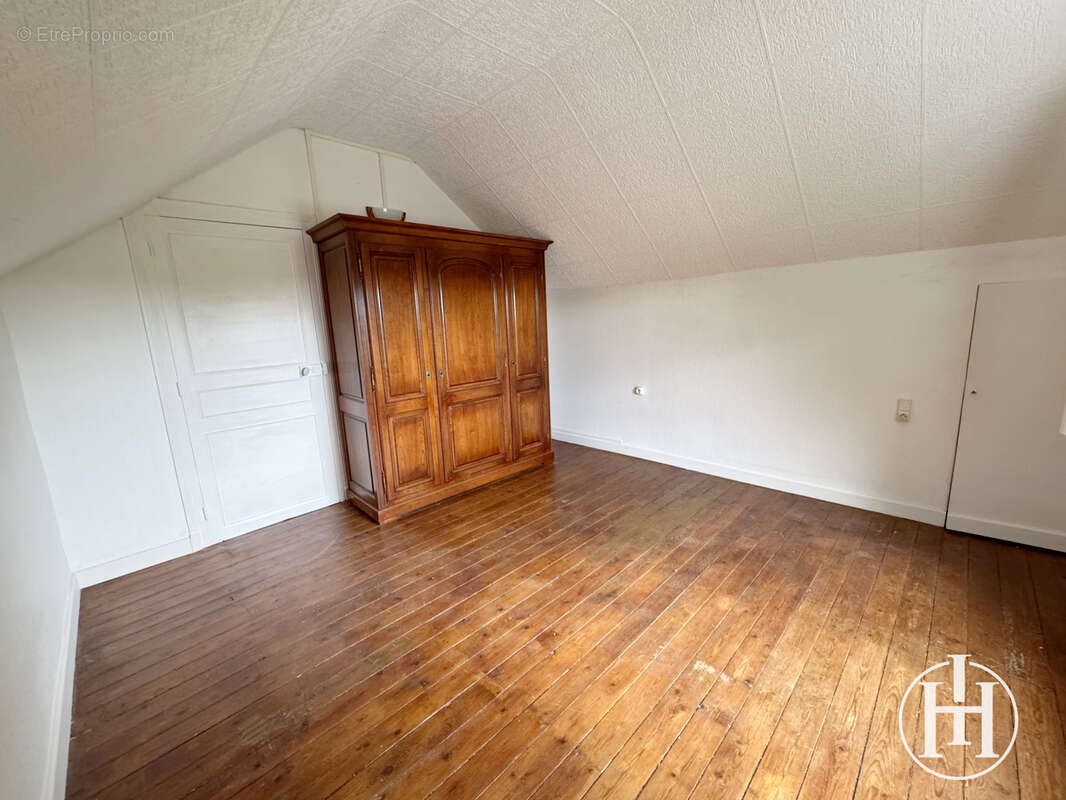 Maison à SAULZAIS-LE-POTIER