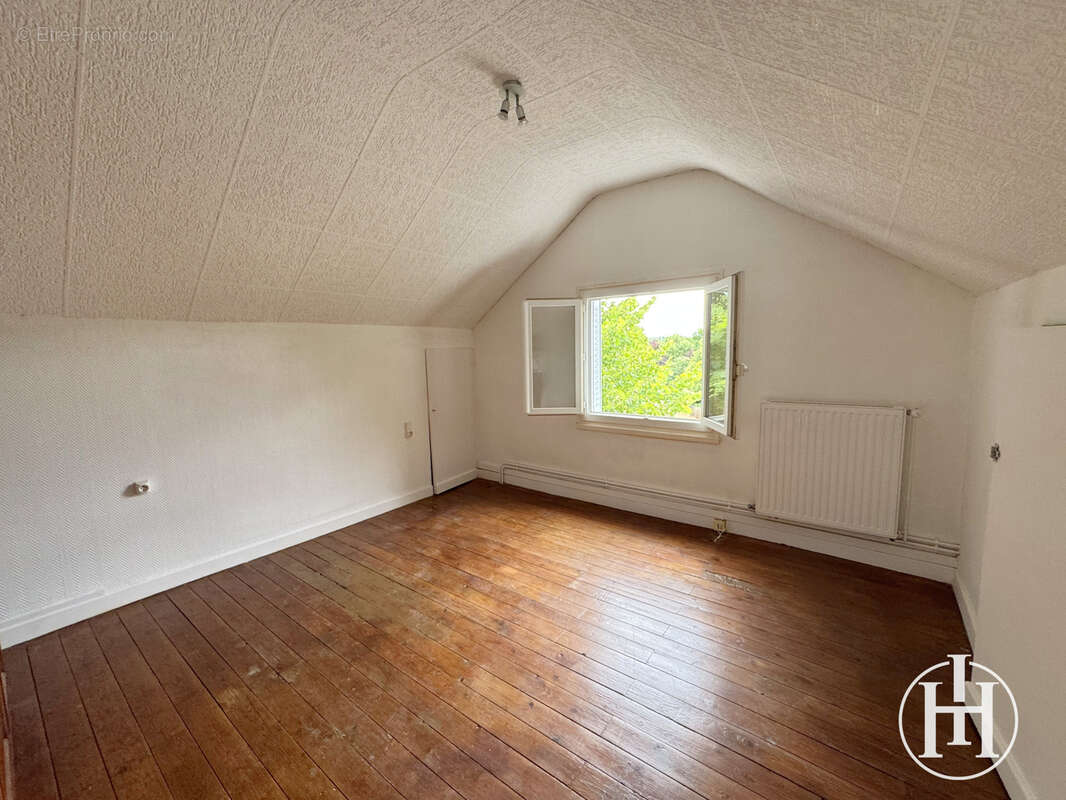 Maison à SAULZAIS-LE-POTIER