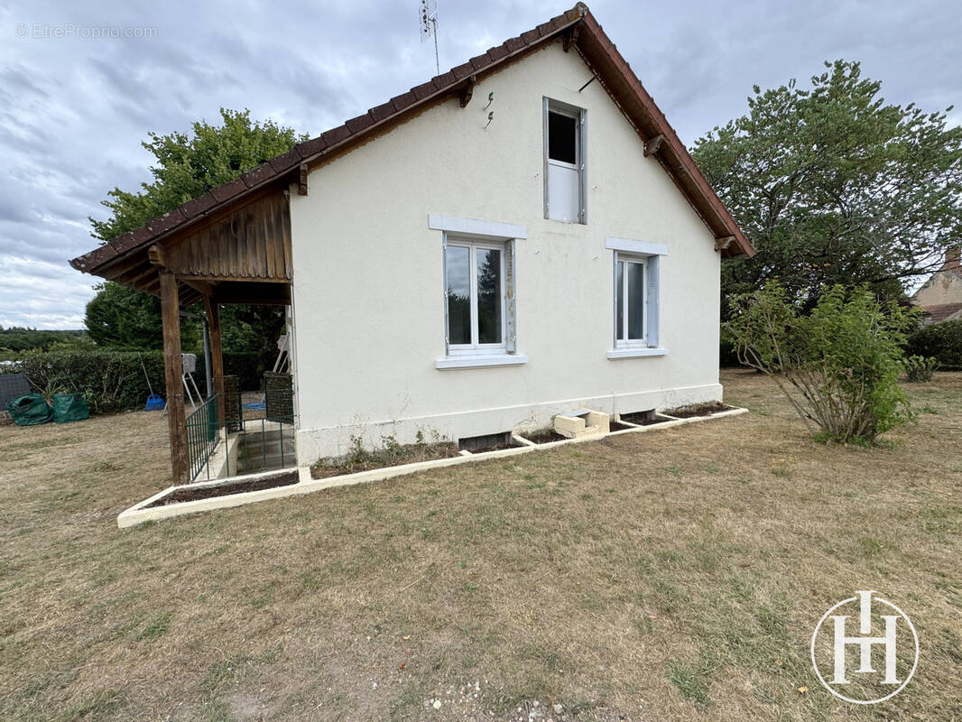 Maison à SAULZAIS-LE-POTIER