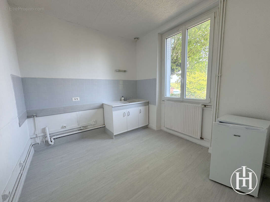 Maison à SAULZAIS-LE-POTIER