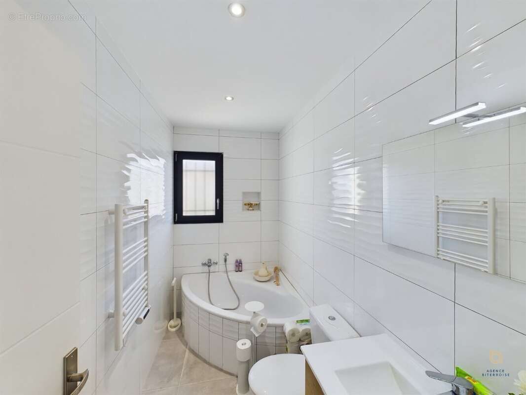 Maison à COLOMBIERS