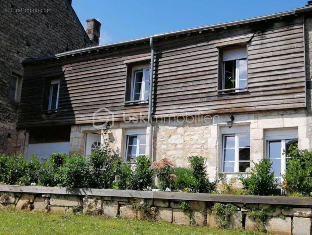 Maison à CHEMERY-SUR-BAR