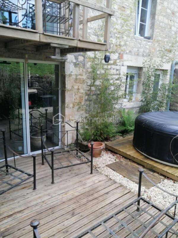 Maison à CHEMERY-SUR-BAR