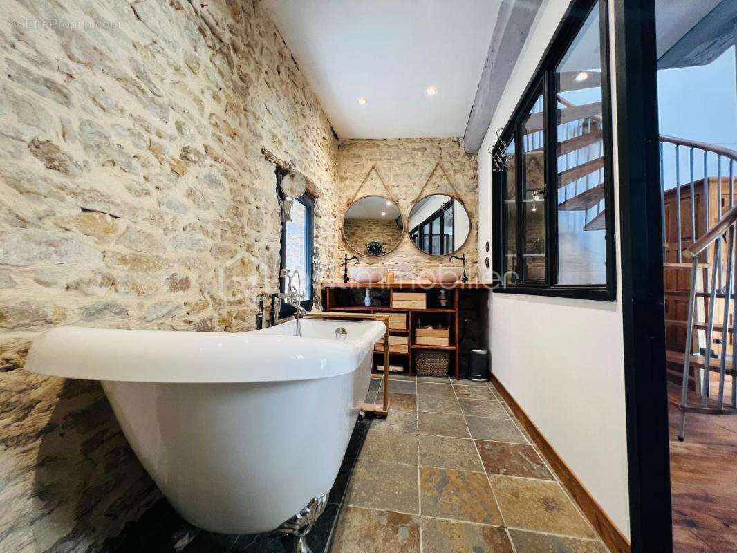 Maison à LE BOIS-D&#039;OINGT