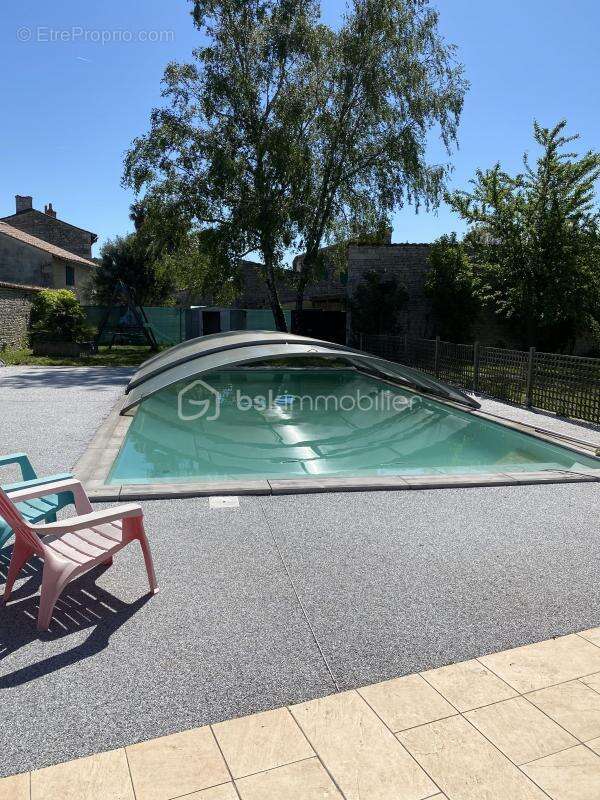 Maison à FRONTENAY-ROHAN-ROHAN