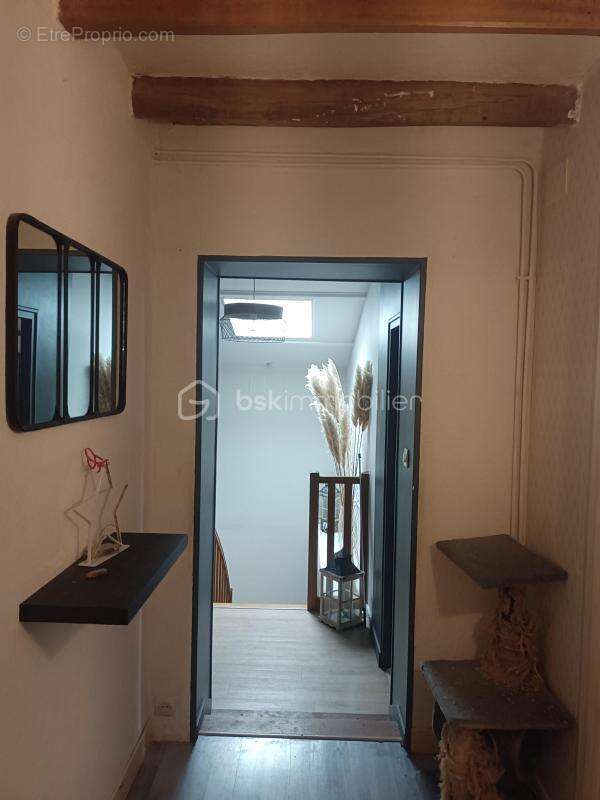 Maison à FRONTENAY-ROHAN-ROHAN