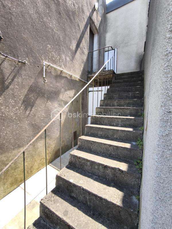 Appartement à VAILLY-SUR-SAULDRE