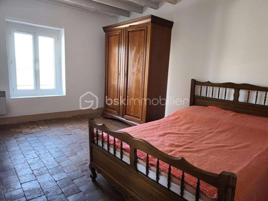 Appartement à VAILLY-SUR-SAULDRE