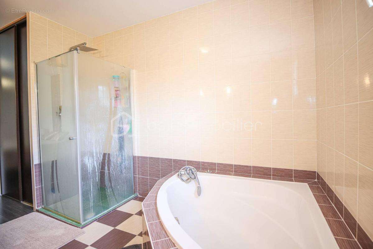 Maison à VILLEFONTAINE