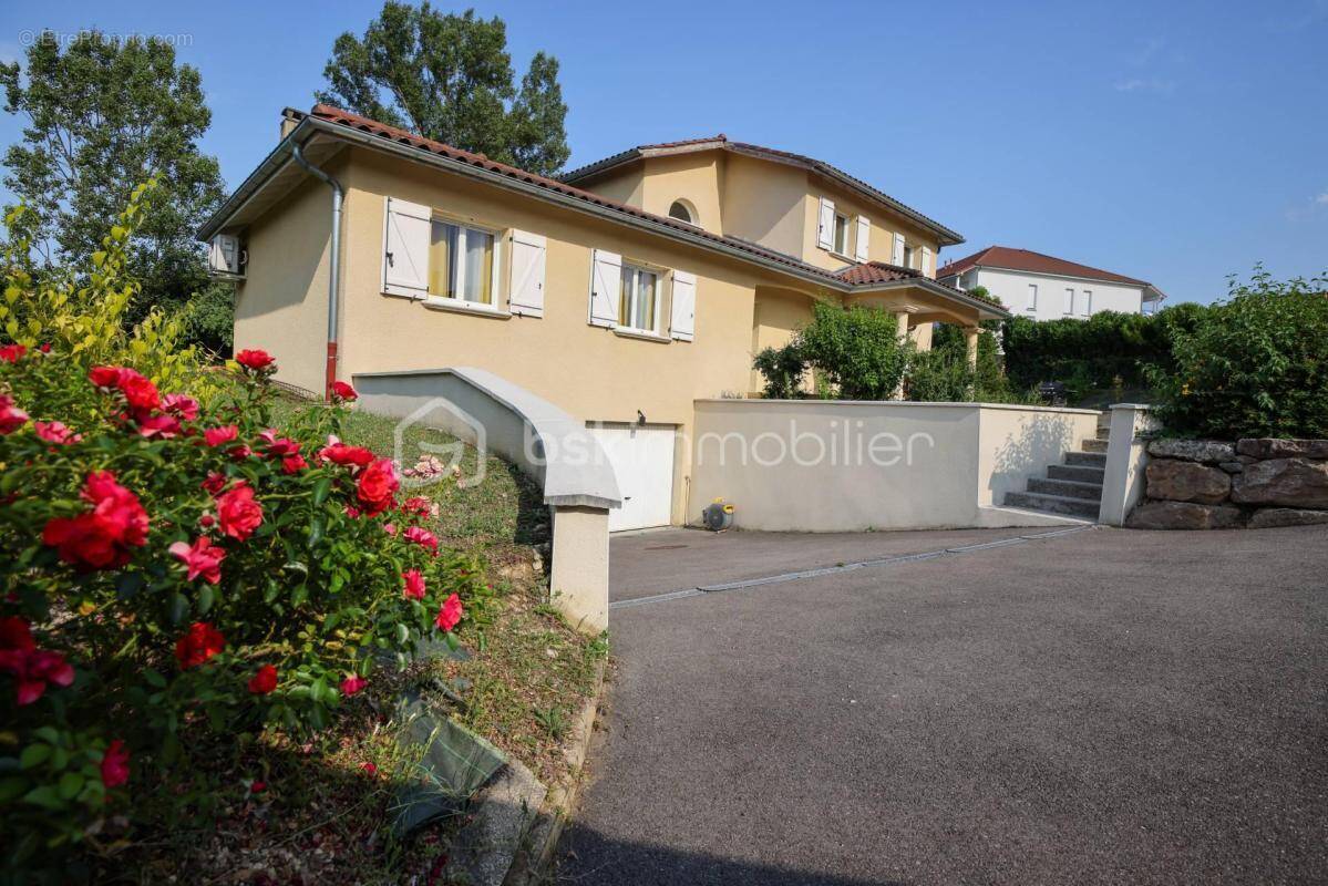 Maison à VILLEFONTAINE