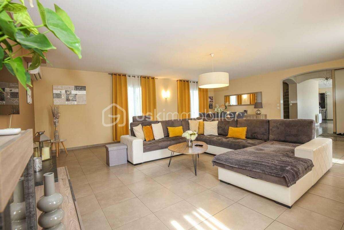 Maison à VILLEFONTAINE