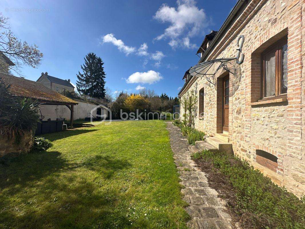 Maison à MONTEREAU-FAULT-YONNE