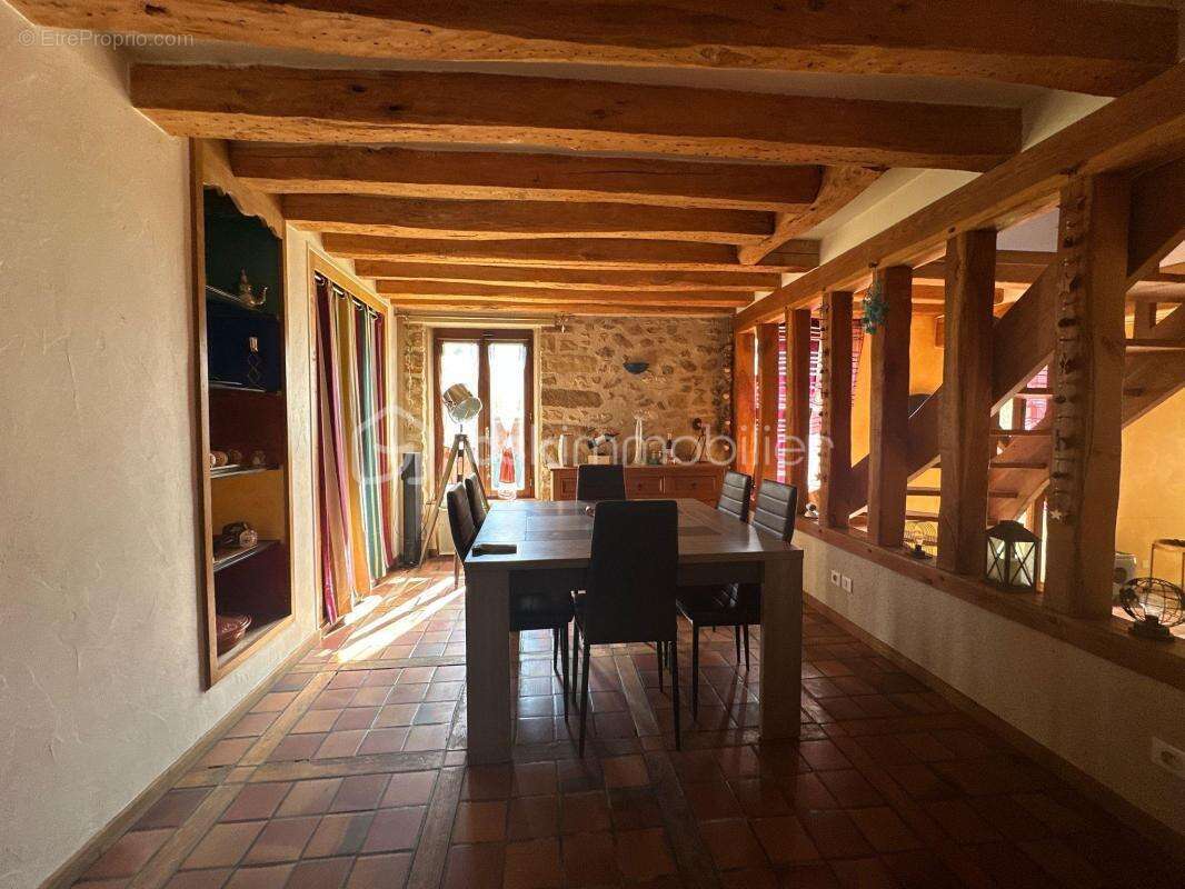 Maison à MONTEREAU-FAULT-YONNE