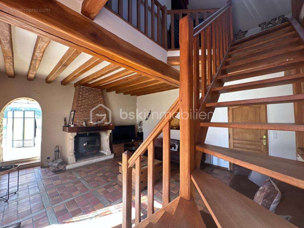 Maison à MONTEREAU-FAULT-YONNE