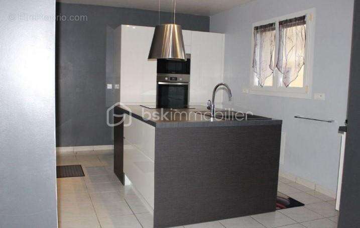 Maison à SAINT-ELLIER-DU-MAINE