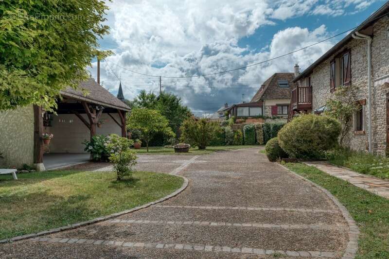 Maison à GARANCIERES