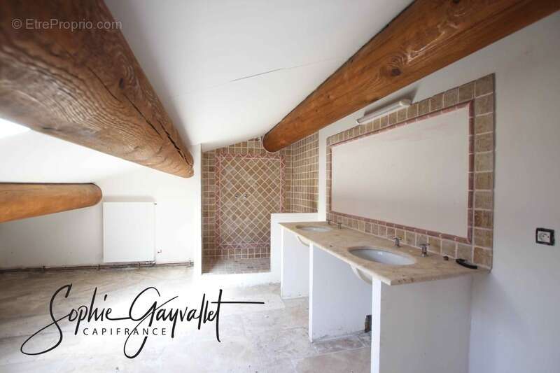 Maison à SAINT-MARTIN-DE-CRAU