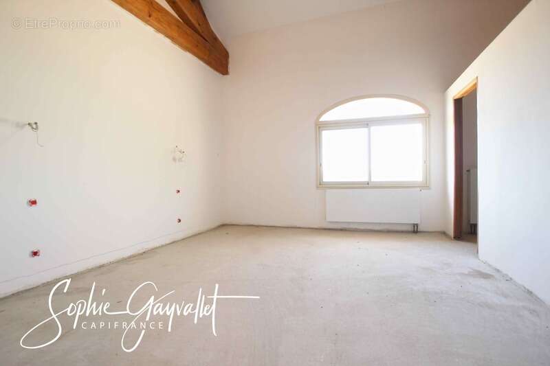 Maison à SAINT-MARTIN-DE-CRAU