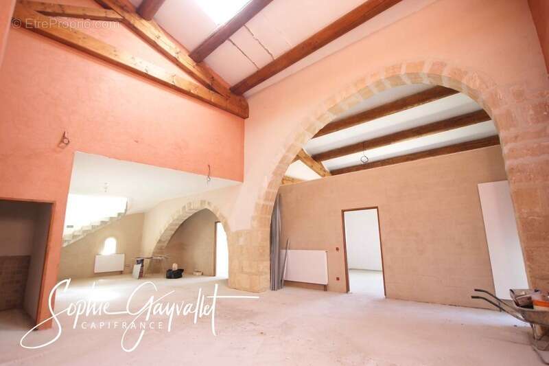 Maison à SAINT-MARTIN-DE-CRAU