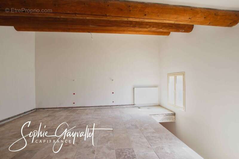 Maison à SAINT-MARTIN-DE-CRAU