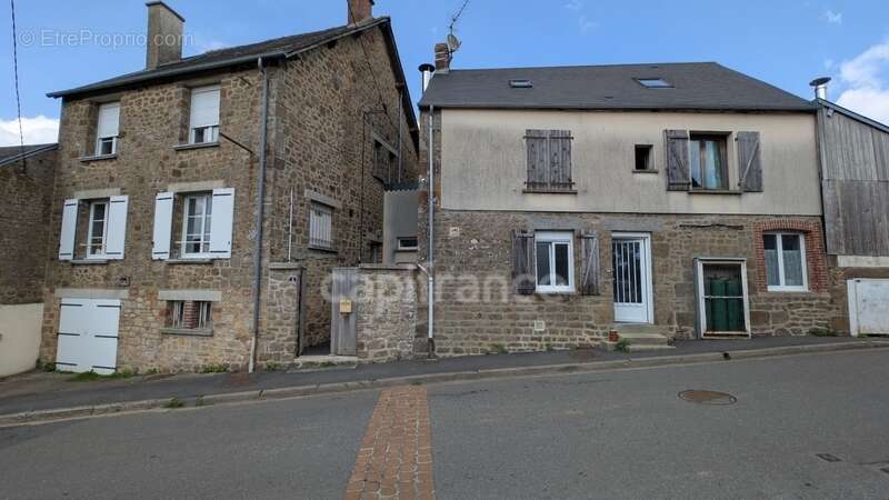 Commerce à LA SAUVAGERE