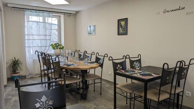 Commerce à LA SAUVAGERE