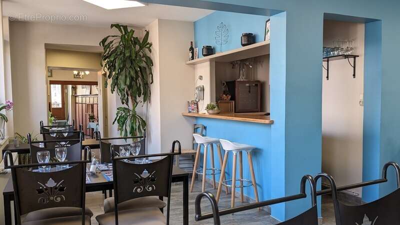 Commerce à LA SAUVAGERE