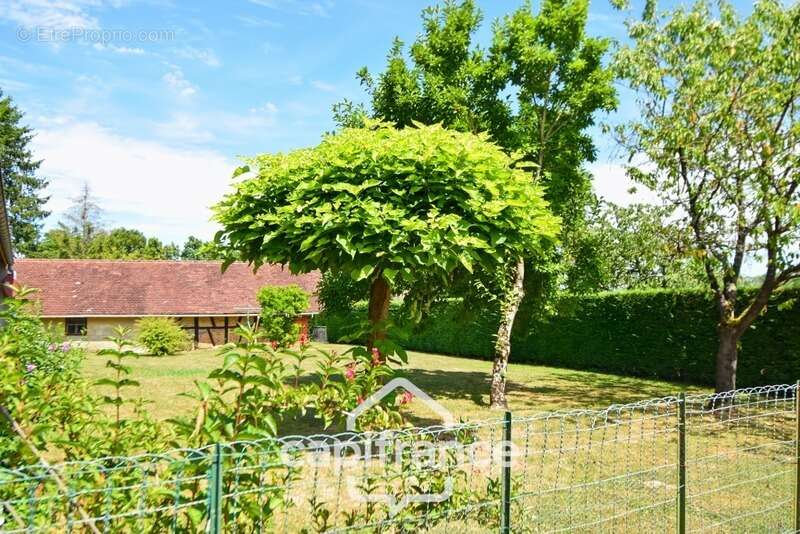 Maison à SAINT-GERMAIN-DU-BOIS