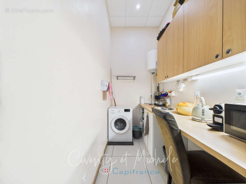 Commerce à MOUTIERS