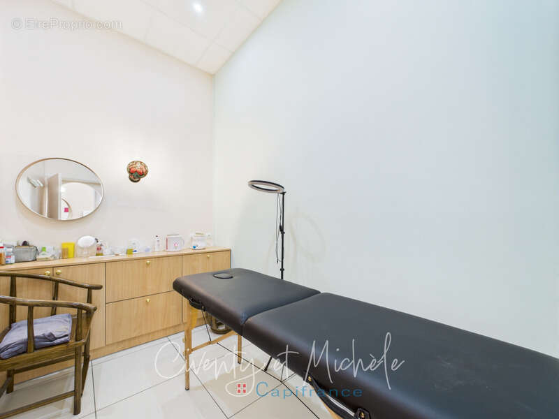 Commerce à MOUTIERS