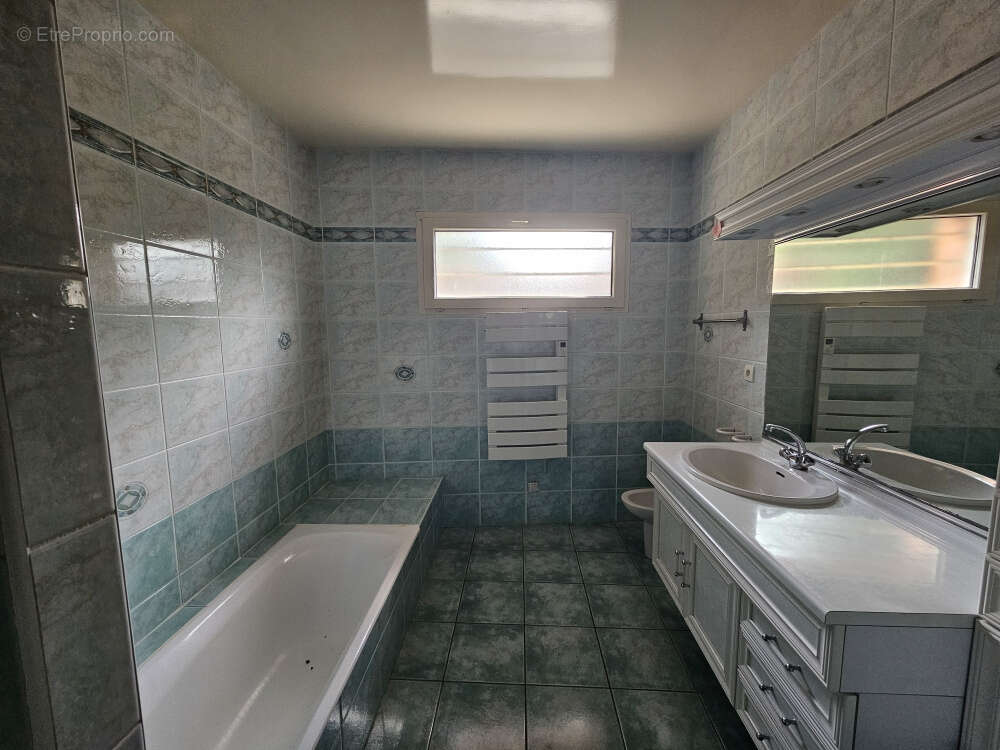 Maison à VERN-SUR-SEICHE