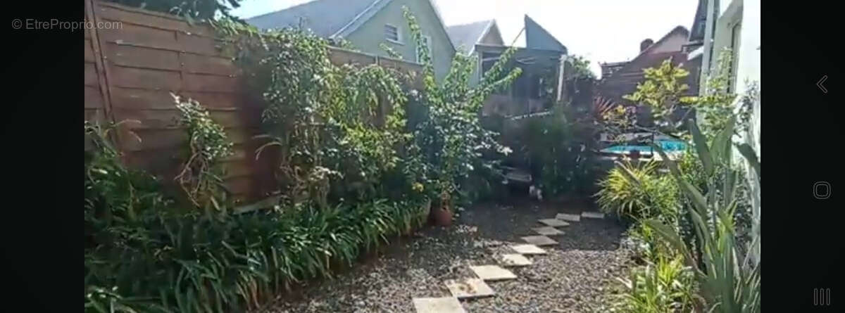 Maison à SAINT-BENOIT