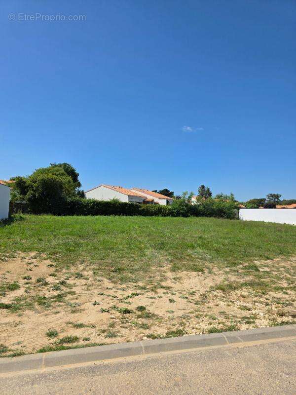 Terrain à SAINT-PALAIS-SUR-MER
