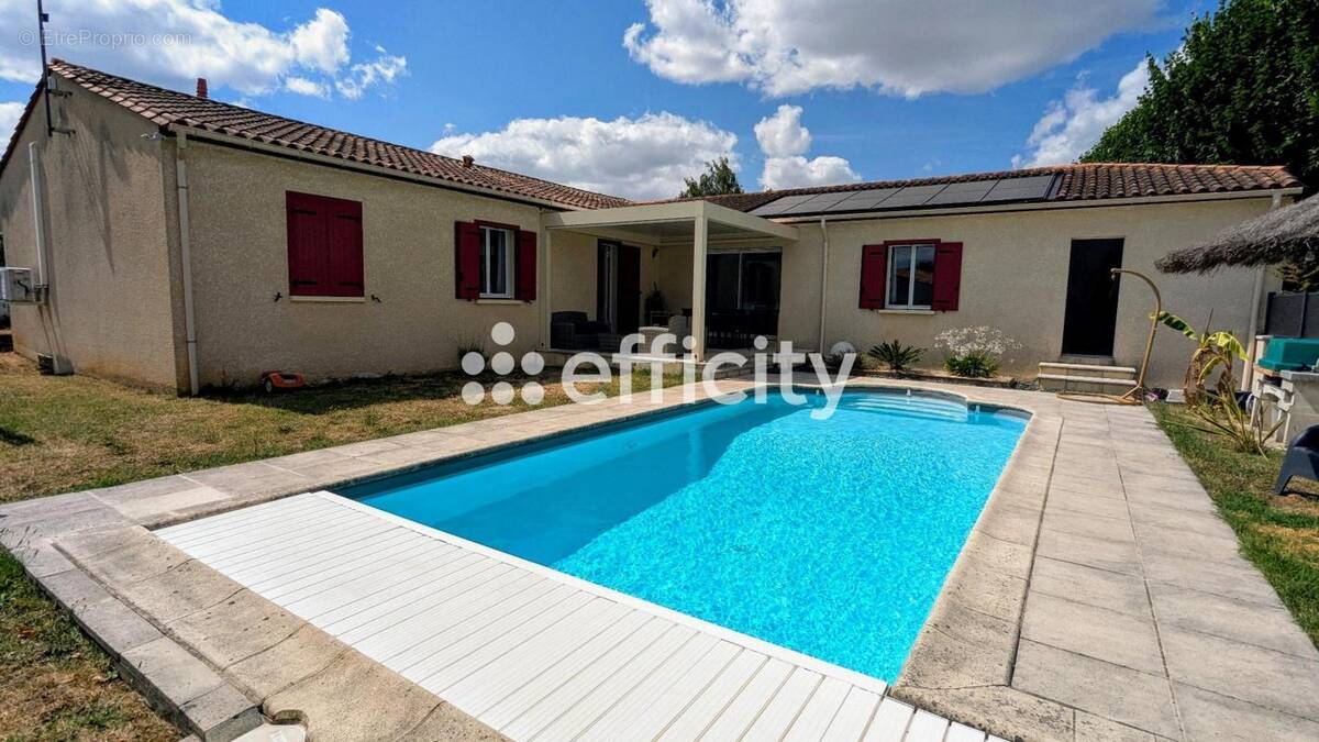 Maison à SAINT-YRIEIX-SUR-CHARENTE
