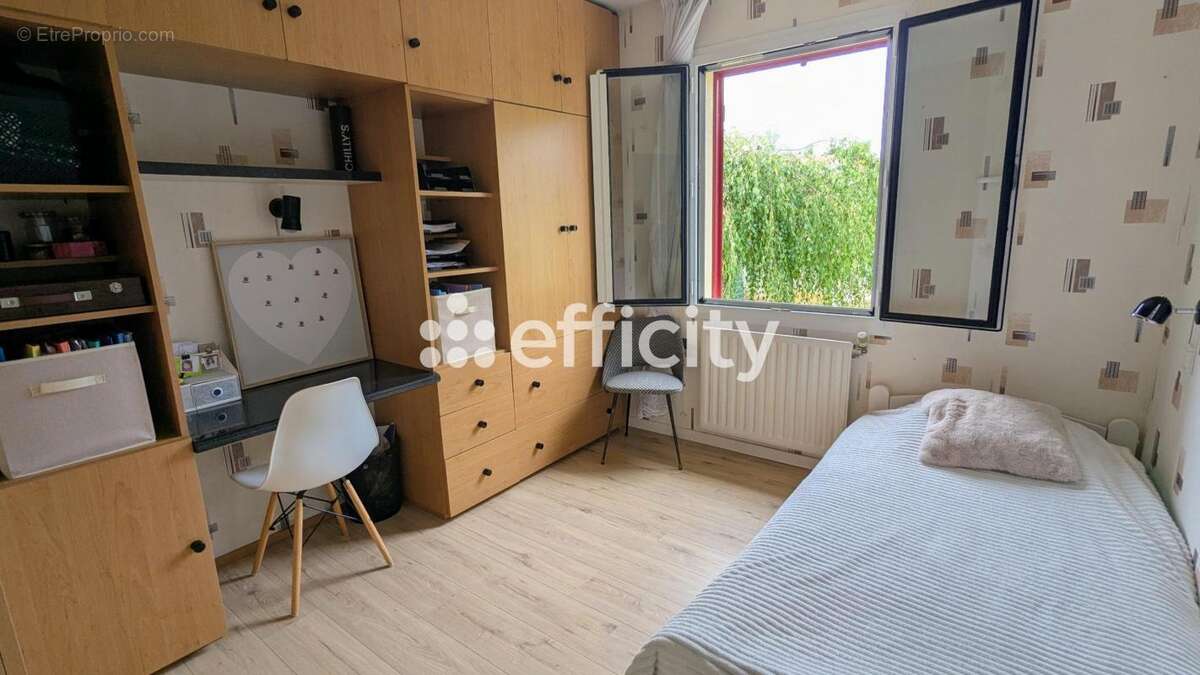 Maison à SAINT-YRIEIX-SUR-CHARENTE