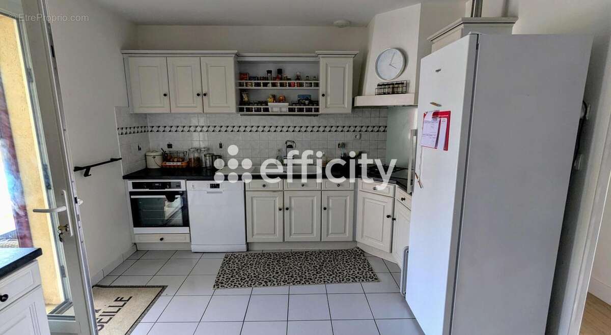 Maison à SAINT-YRIEIX-SUR-CHARENTE