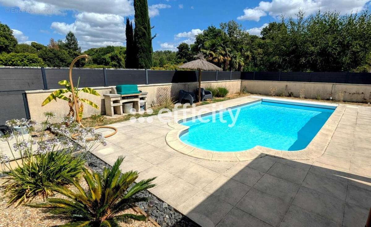 Maison à SAINT-YRIEIX-SUR-CHARENTE