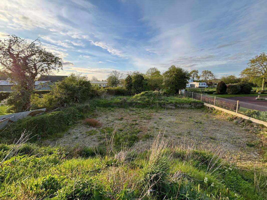 Terrain à TORIGNI-SUR-VIRE