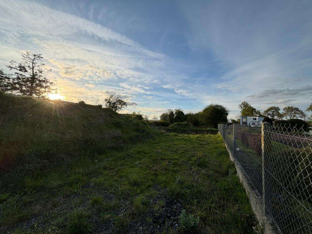 Terrain à TORIGNI-SUR-VIRE