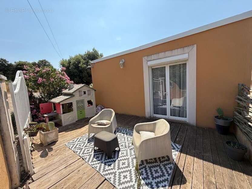 Maison à LA CAPELLE-ET-MASMOLENE