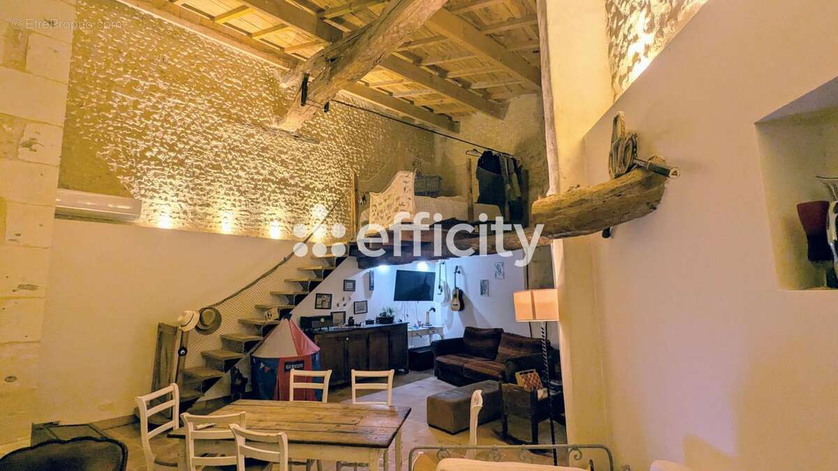 Maison à CHENAC-SAINT-SEURIN-D&#039;UZET