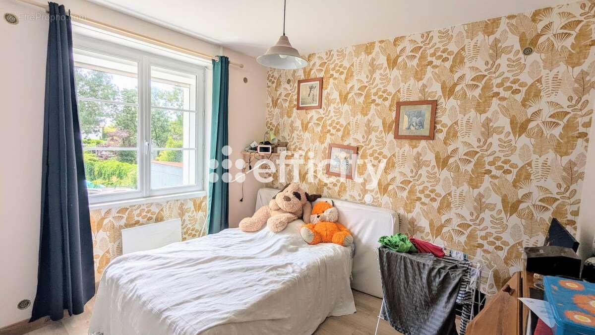 Maison à CHENAC-SAINT-SEURIN-D&#039;UZET