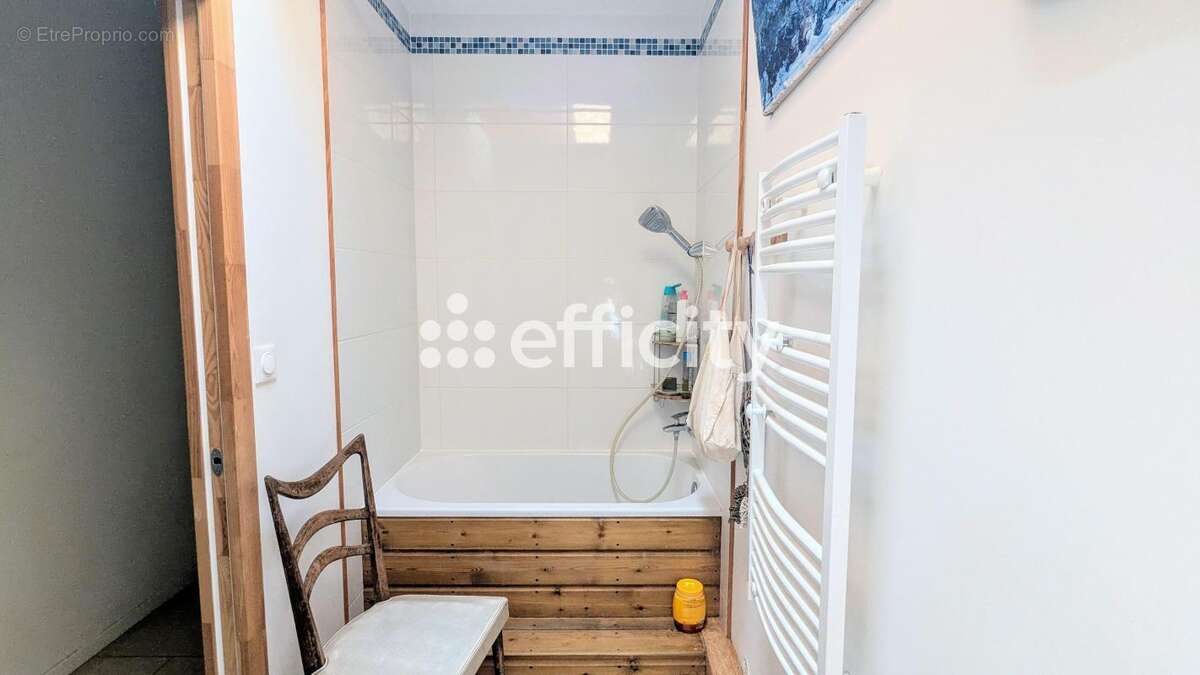 Maison à CHENAC-SAINT-SEURIN-D&#039;UZET