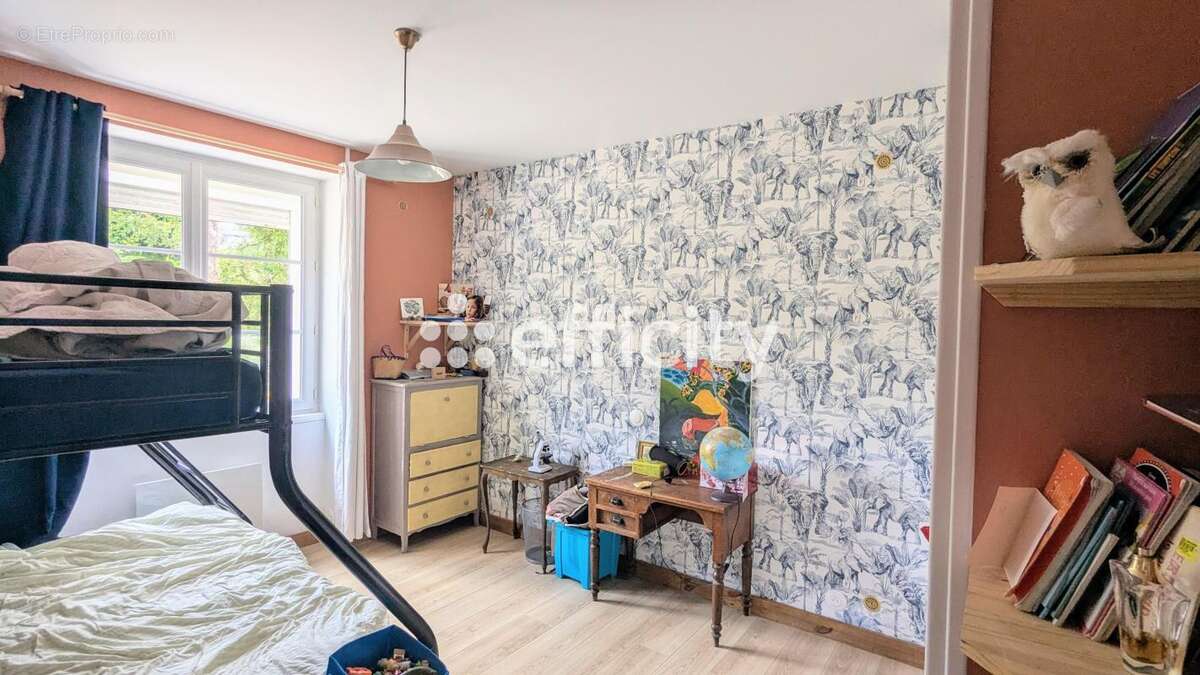 Maison à CHENAC-SAINT-SEURIN-D&#039;UZET