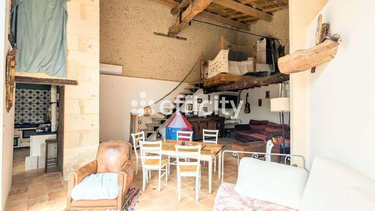 Maison à CHENAC-SAINT-SEURIN-D&#039;UZET